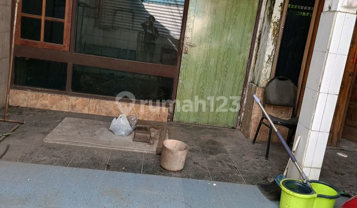 2-Story House on Jl. Pucang Sewu Near the Market. 2
