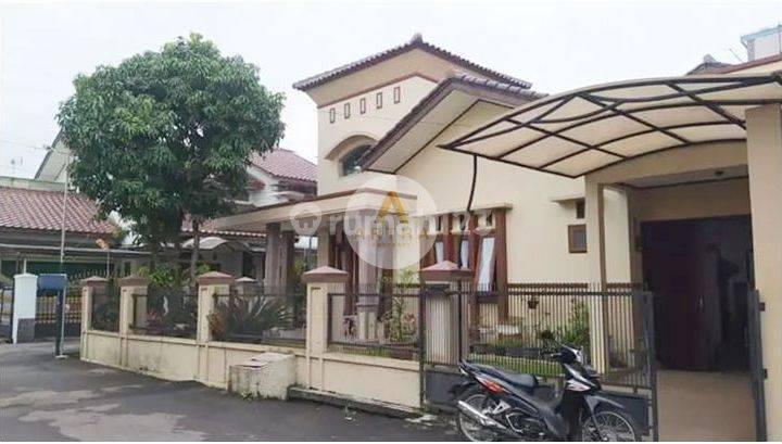 Rumah bagus luas dan terawat di dalam komplek Bandung selatan 1