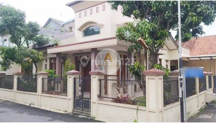 Rumah dibawah harga pasar SHM di komplek margahayu permai Bandung