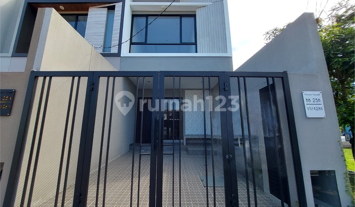 For Sale New Executive Nirwana House Surabaya