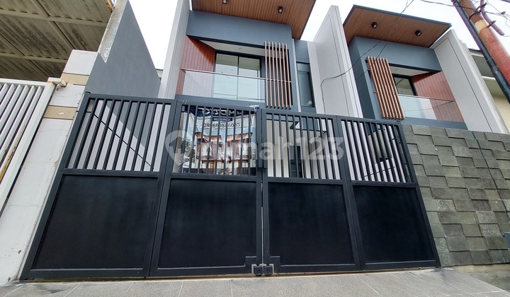 Dijual Rumah Baru Mulyosari Utara Surabaya 1