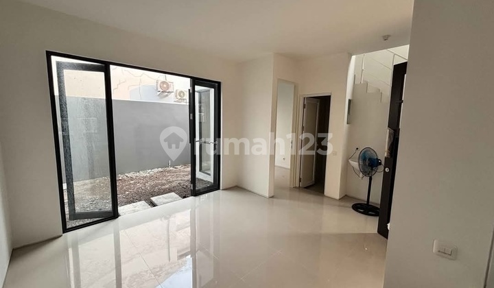 Disewakan Rumah Amnesta Living Gununganyar Surabaya 2