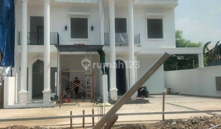 Rumah Mewah 2 Lantai Dan Luas Dan Strategis Di Jakarta Timur. 1