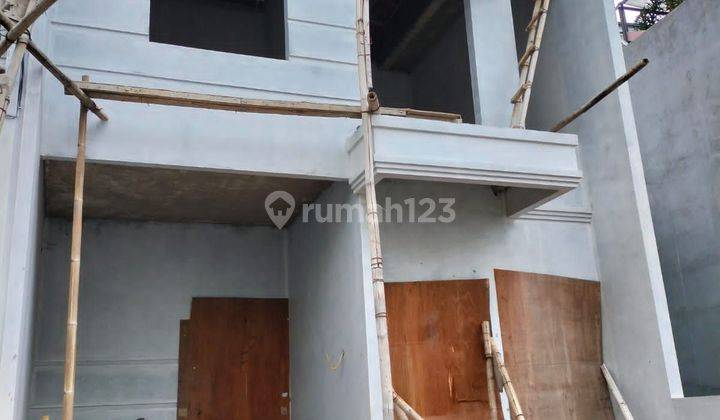 Rumah Siap Huni Dengan Tampilan Minimalis Yg Elegan Di Jakarta Timur. Rumah 2 Lantai Shm Baru 1