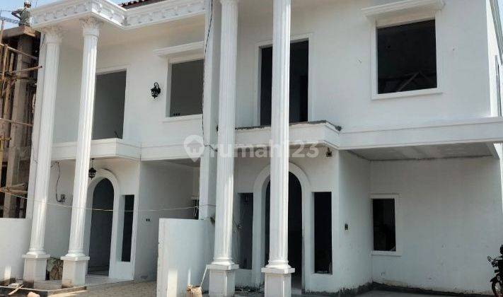 Di Jual Rumah Mewah Sangat Trategis Pinggir Jalan. Rumah Shm 1