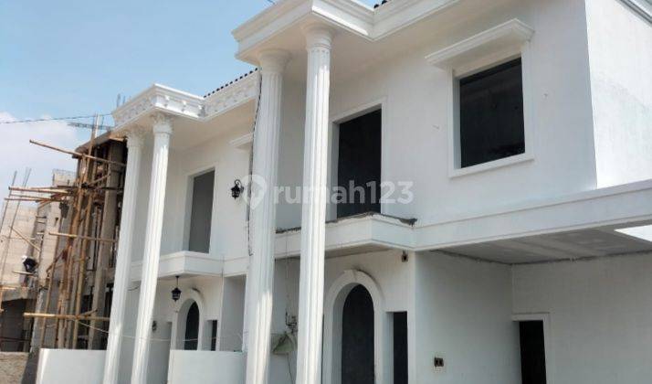 Di Jual Rumah Mewah Sangat Trategis Pinggir Jalan. Rumah Shm 2