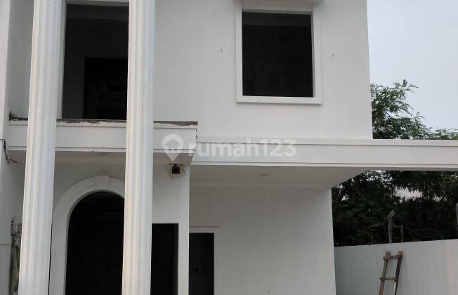 Di Jual Rumah Mewah 2 Lantai Strategis Pinggir Jalan Jakarta Timur 1