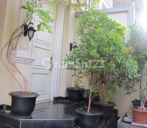 3-Story House in Setiabudi, near Sudirman, Kuningan 2