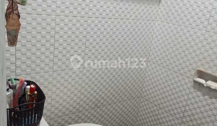 For sale, the cheapest two-story house with vehicle access in Simpangan. 2