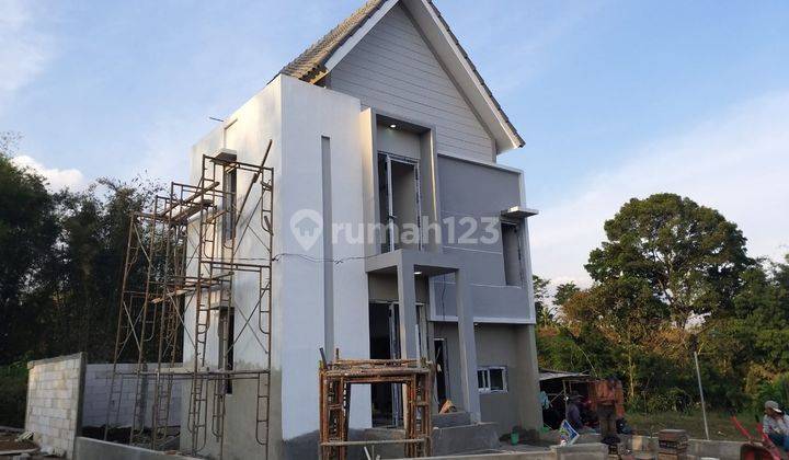 Rumah Premium 2lt Sangat Strategis Dg Fasilitas Umum Terlengkap 2