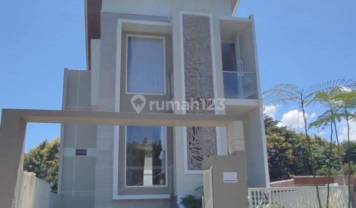 Premium Rumah Baru Townhouse Soho 3 Lantai di Puncak Dieng Malang 1