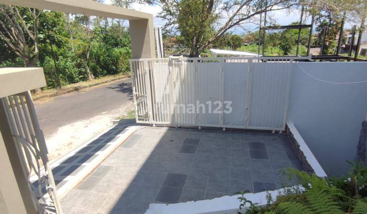 Premium Rumah Baru Townhouse Soho 3 Lantai di Puncak Dieng Malang 2