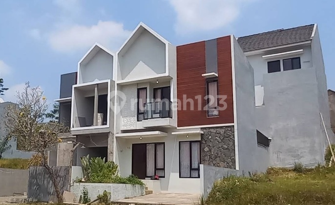 For Sale: Strategic Modern Minimalist Residential House in Dau Batu Malang 2