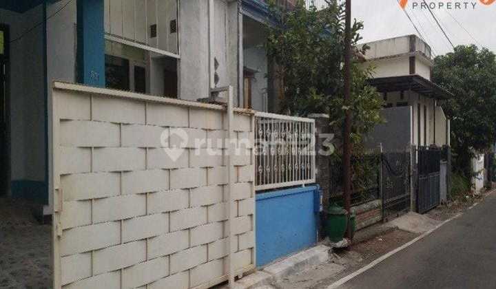 For Sale at a Loss: 2-Story House in the City Center, Spacious + Carport + Balcony For Sale at a Loss: 2-Story House in the City Center, Spacious + Carport + Balcony