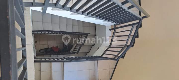 Dijual Rukost Putri Aktif 3 Lantai hanya 500 meter dr Kampus UB