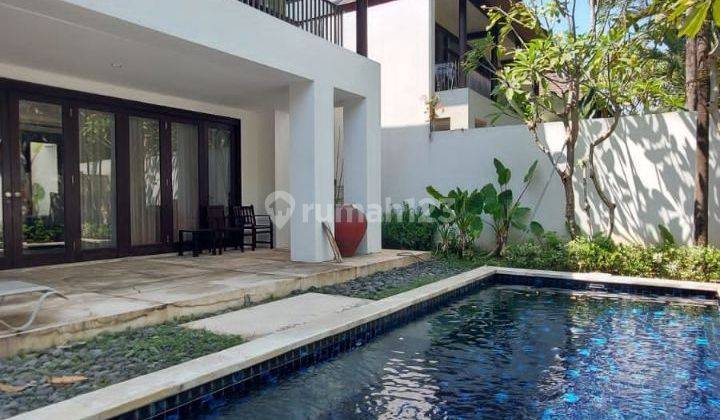 HOUSE WITH POOL ISEN INTERNATIONAL LIVING DARMO HARAPAN 1