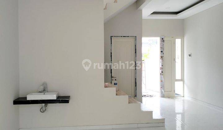 DIJUAL RUMAH BARU MINIMALIS MODERN ADA VOID, DAPUR TERPISAH 2