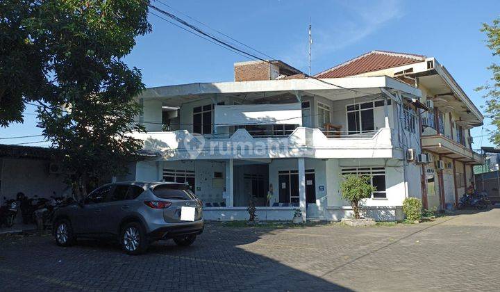 JUAL RUMAH DAN GUDANG KYAI TAMBAK DERES  ROW JALAN LEBAR 2