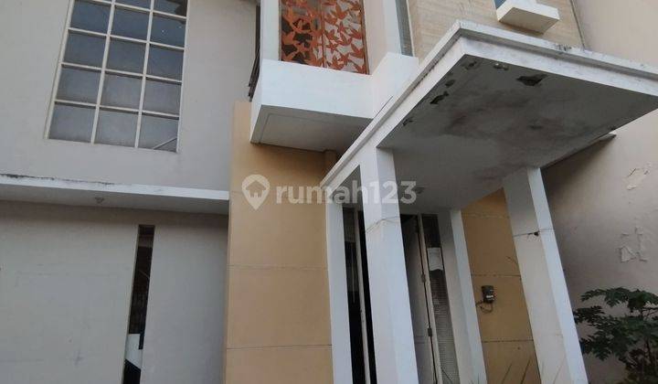 JUAL RUMAH FURNISH LEBAR 8 CUMA 1Man DEKAT MERR  1