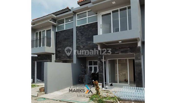 Rumah 2 Lantai Baru SHM di Cluster Juanda, Solo 1