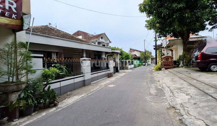 Rumah di Karangasem
Laweyan Solo dijual murah dan cepat 1