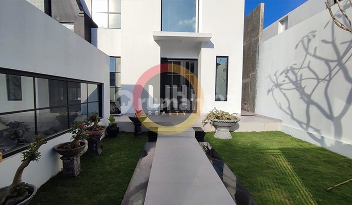 Luxury 2-Story House in Crown Hill Estate Batam Centre 2