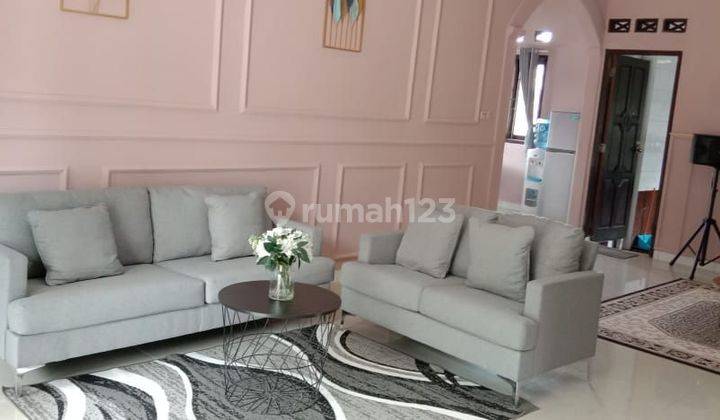 Dijual Villa Aesthetic, ada kolam renang, view Gunung di Cisarua, Bogor 1