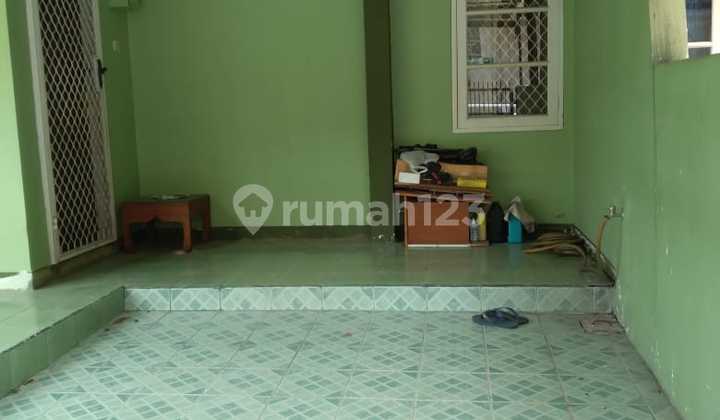 For Sale: Move-In Ready House in Yasmin, Close to Toll Road, Station, and Market. Flood-Free, Good House with SHM in Taman Yasmin. 2