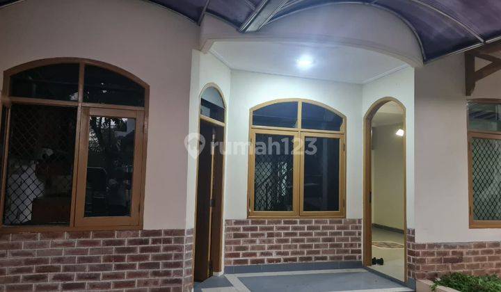 Dijual Rumah 2 Lantai, Dkt Taman, Stasiun Ka, Toll Borr 2