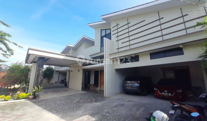 Rumah Dijual Luas Tanah 1300 M2 Fasilitas Kolam Renang Area Jalan Nangka 1