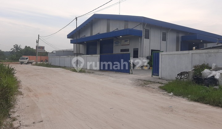 Land for Sale on Jalan Tuanku Tambusai, Suitable for Warehouse. Land for Sale on Jalan Tuanku Tambusai, Suitable for Warehouse.