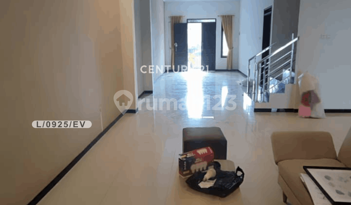 Rumah 2 Lantai Lingkungan Asri Strategis Di Mekarwangi Bandung 1