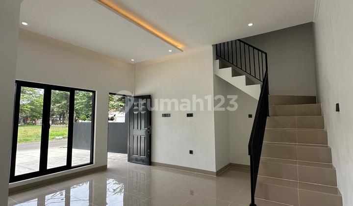 Rumah 2 Lantai Dekat Dengan Pintu Tol Nyaman Ditempati 2