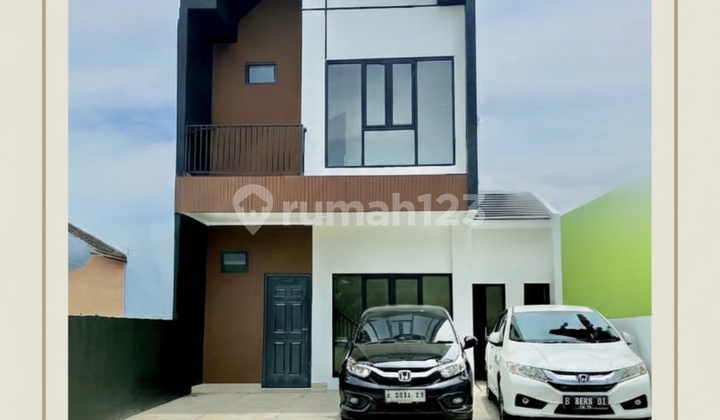 Rumah 2 Lantai Mewah Bebas Banjir Nyaman Ditempati Tempat Parkir Luas