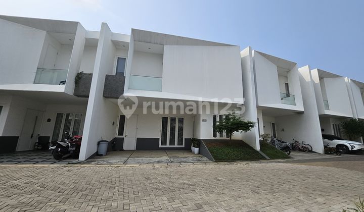 Rumah Mewah Cluster 2 Lantai Dekat Dengan Tol Dan Lrt  1