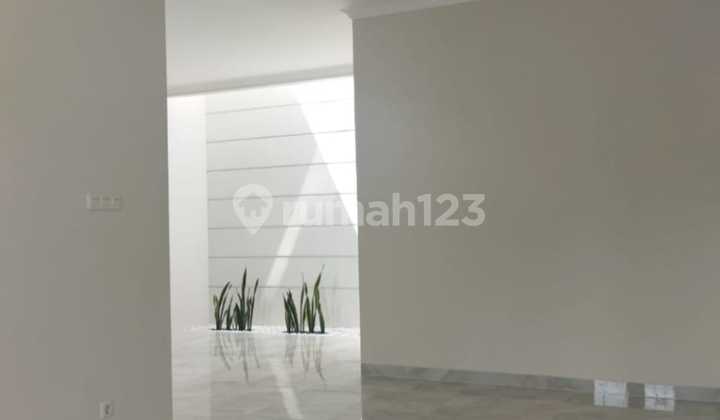 Rumah 2 Lantai Mewah Lingkungan Aman  2