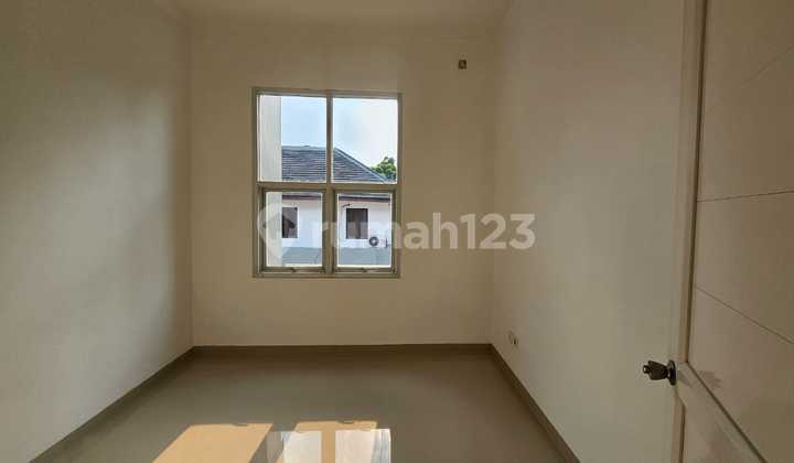 Rumah 2 Lantai Siap Huni Lokasi Sangat Strategis Dekat Dengan Pintu Tol 2