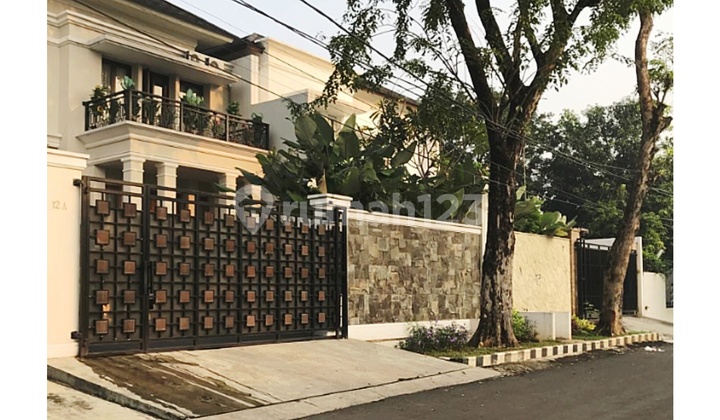 Rumah Hunian dengan Swimming Pool Pejaten Barat Jaksel