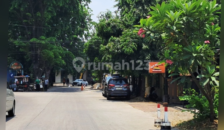 Rumah dan Tempat Usaha di Jalan Raya Bintaro 2