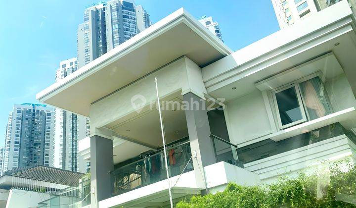 TURUN HARGA Rumah mewah walking distance dari central park mall 2