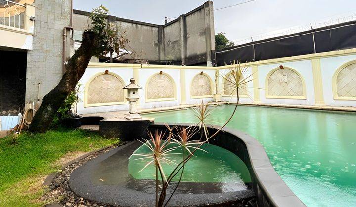 Rumah lama dgn swimming pool di jalan pertanian cilandak Jaksel 1