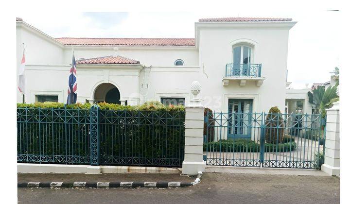 Rumah mewah di jalan Anggrek Indah Lestari lebak bulus Jaksel 1