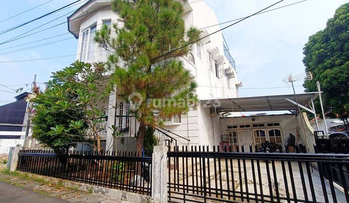 TURUN HARGA Rumah Hook  LT 238m² kebon baru tebet  1