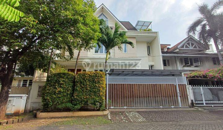 Rumah hunian di perumahan Pondok Indah Jaksel 2