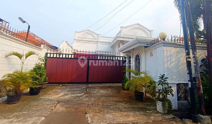 Rumah modern di jln Madrasah dekat rawabelong jakbar  2