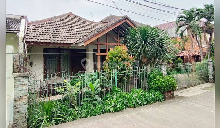 tampak depan rumah hunian di perum minagapura