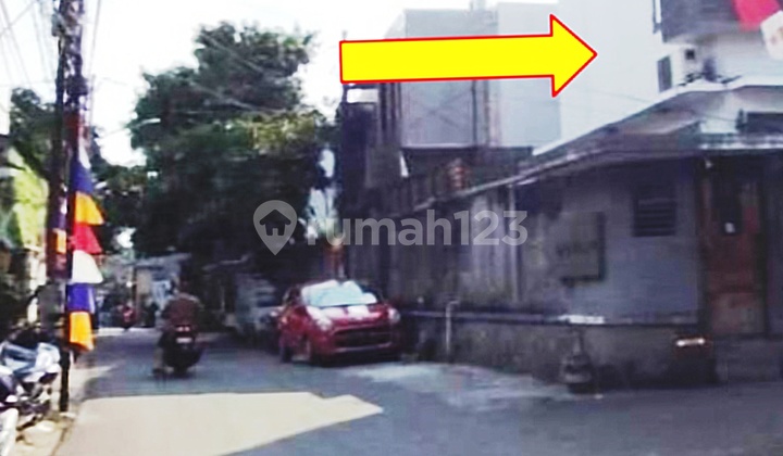 House For Sale on Jalan Mampang Prapatan 9, South Jakarta 2