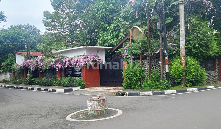 Rumah Hook di Lelang Pegangsaan Menteng Jakpus 2