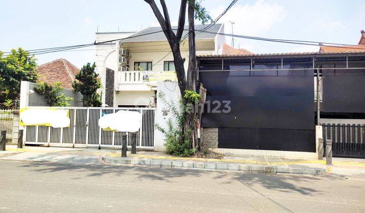 Rumah Hunian 2 Lantai Di Jalan Hos Cokroaminoto Menteng Jakpus 2