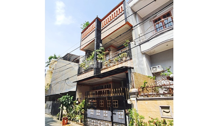 House on Cengkareng Indah Street, Kapuk, West Jakarta 2